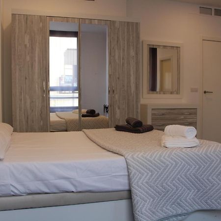 Apartment Sofi บาเลนเซีย ภายนอก รูปภาพ